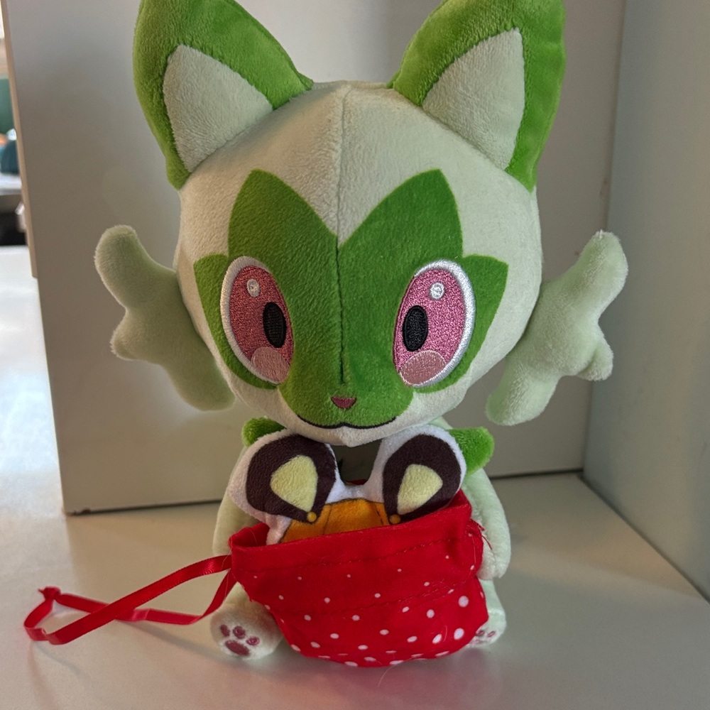 Pokémon Center Sprigatito Holiday Workshop Poké Plush